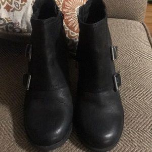 Women’s black ankle boots size 7 2/1